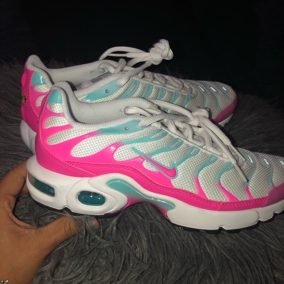 south beach air max plus